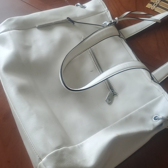 Handbag - Picture 3 of 4